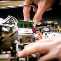 man service repair the computer
